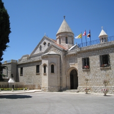 A sede do Patriarcado Armênio Católico é em Bzommar, Líbano