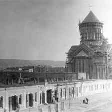 O primeiro poço de petróleo em Baku foi perfurado por Ivan Mirzoev (Hovhannes Mirzoyan) em 1871